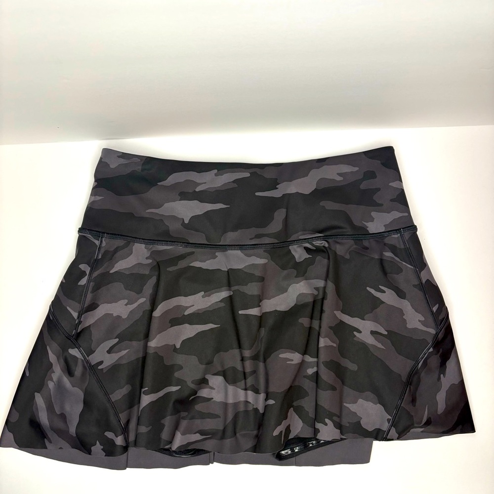 Athleta Ace Printed Skort 15.5" Camo Camouflage Womens Size M Medium